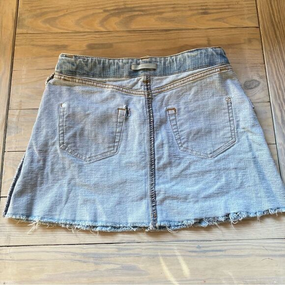 FOREVER 21 Distressed Frayed Mini Denim Skirt Womens Waist 29 inch Medium - Picture 11 of 15